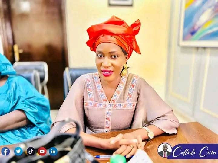 Mme Ndèye Ndjira Faye animant une session de formation des officiers ARSM